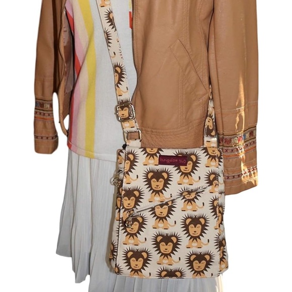 bungalow360 leo lion print canvas bag 🦁 - Picture 2 of 5